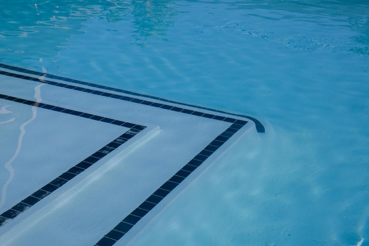 Green pool recovery Florida